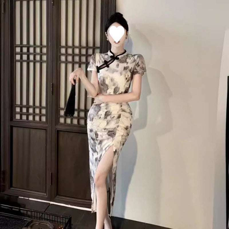 Stilvoll bedrucktes, verbessertes Cheongsam-Kleid mit hohem Schlitz, mittellanger Bleistift-Plissee-Taille