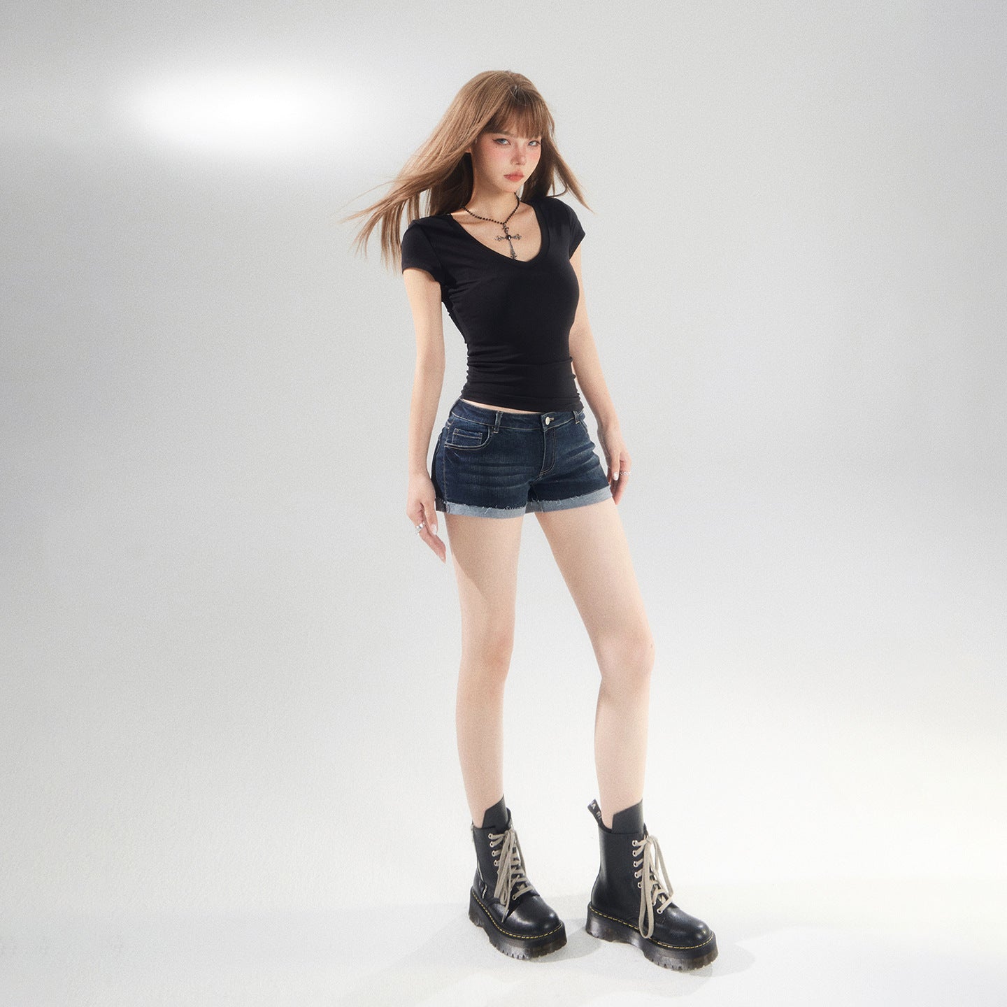 Women's Low Waist Cuffed Elastic Denim Shorts Summer Slimming Versatile A-Line Hot Pants