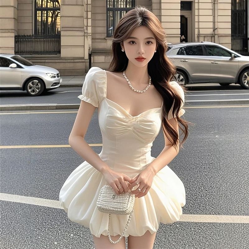 سٹائل V-Neck Bubble Sleeve Dress Women's Pure Desire Pleated Waist Slimming Fluffy Short سکرٹ