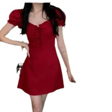 Kleid mit quadratischem Ausschnitt und Blasenärmeln, Damen-Design, Taillenformung, roter A-Linien-Kurzrock