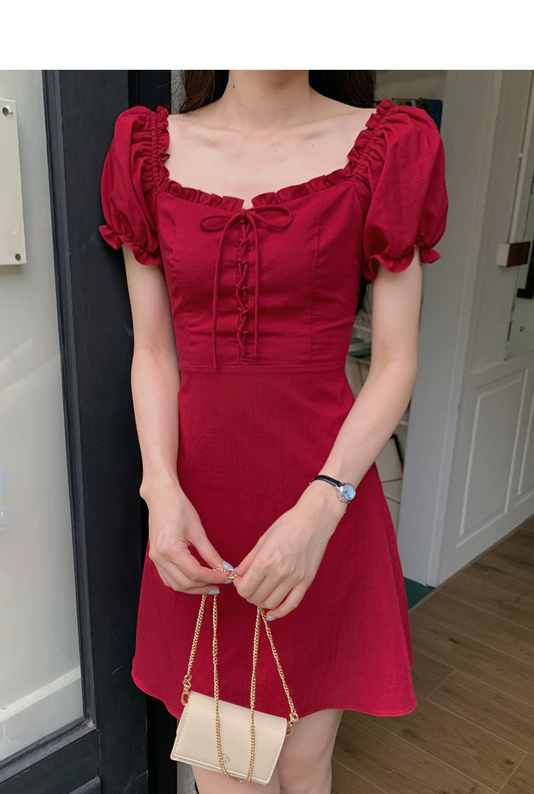 Kleid mit quadratischem Ausschnitt und Blasenärmeln, Damen-Design, Taillenformung, roter A-Linien-Kurzrock