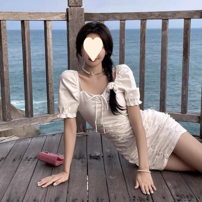 فستان فرنسي أنيق وخفيف الوزن بأكمام منتفخة ورباط للتضييق للنساء