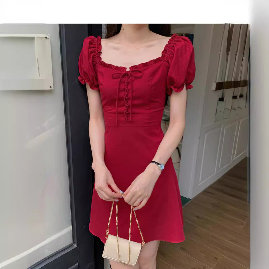 Kleid mit quadratischem Ausschnitt und Blasenärmeln, Damen-Design, Taillenformung, roter A-Linien-Kurzrock