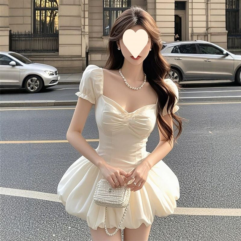 سٹائل V-Neck Bubble Sleeve Dress Women's Pure Desire Pleated Waist Slimming Fluffy Short سکرٹ