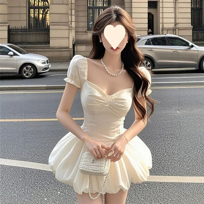 سٹائل V-Neck Bubble Sleeve Dress Women's Pure Desire Pleated Waist Slimming Fluffy Short سکرٹ